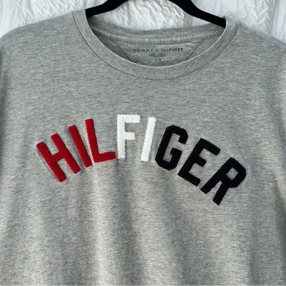 Men’s Tommy Hilfiger Gray Short Sleeve Tee Size L - Picture 2 of 7